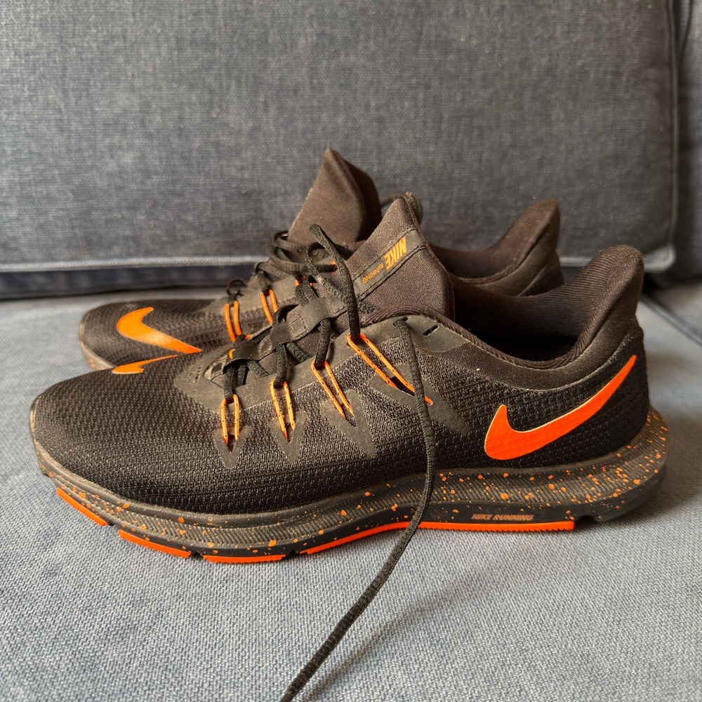 Nike Men's Black and Orange Athletic Shoes
